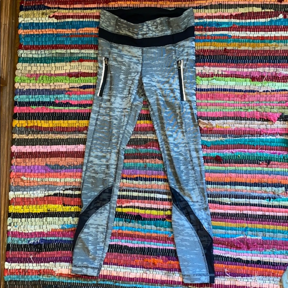 Lululemon workout pants size 2